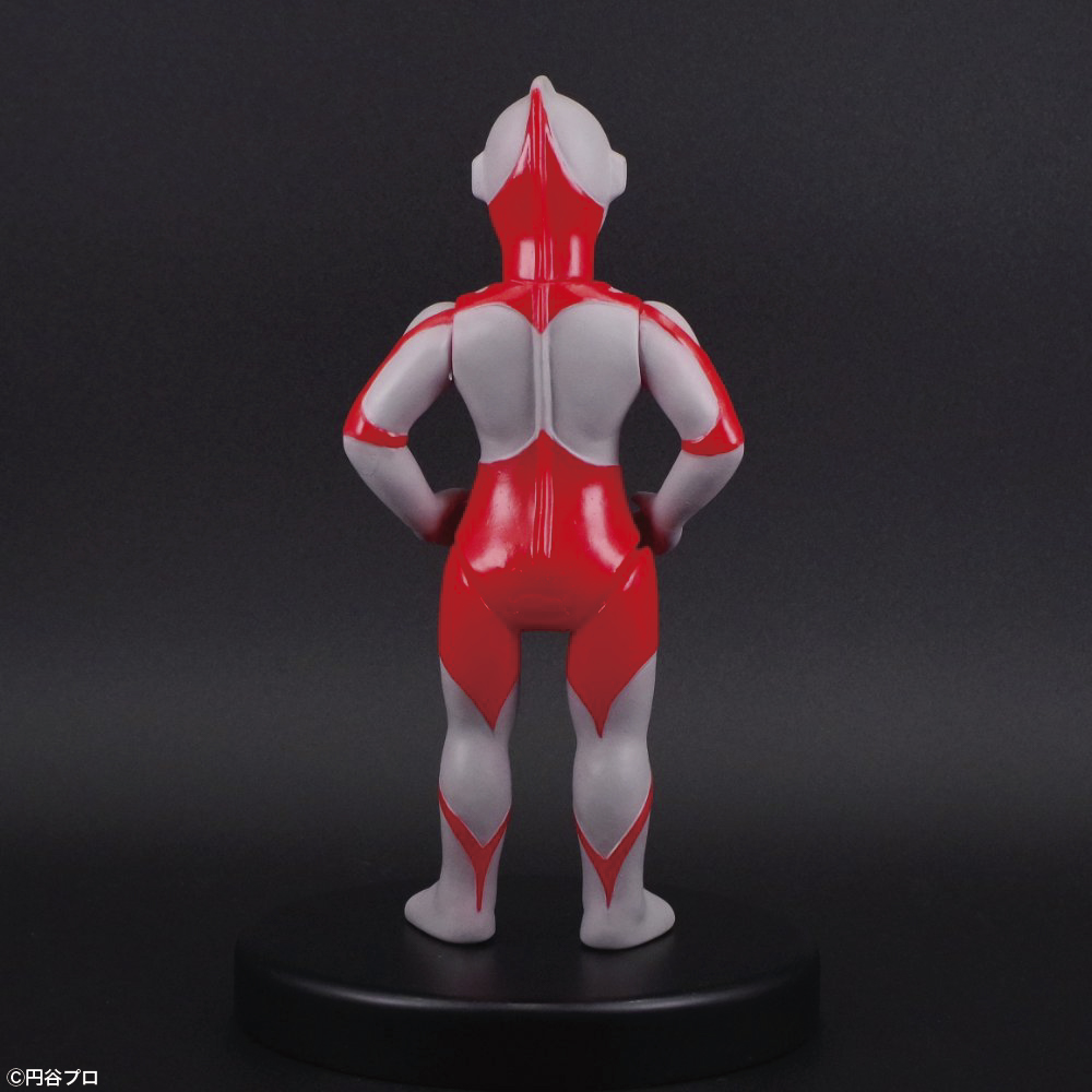 Sウルトラマン
